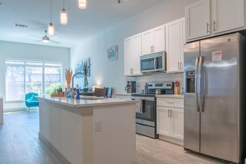 Beautiful Riverwalk Apt With Full Amenities, King Bed & Free Parking San Antonio Exterior photo