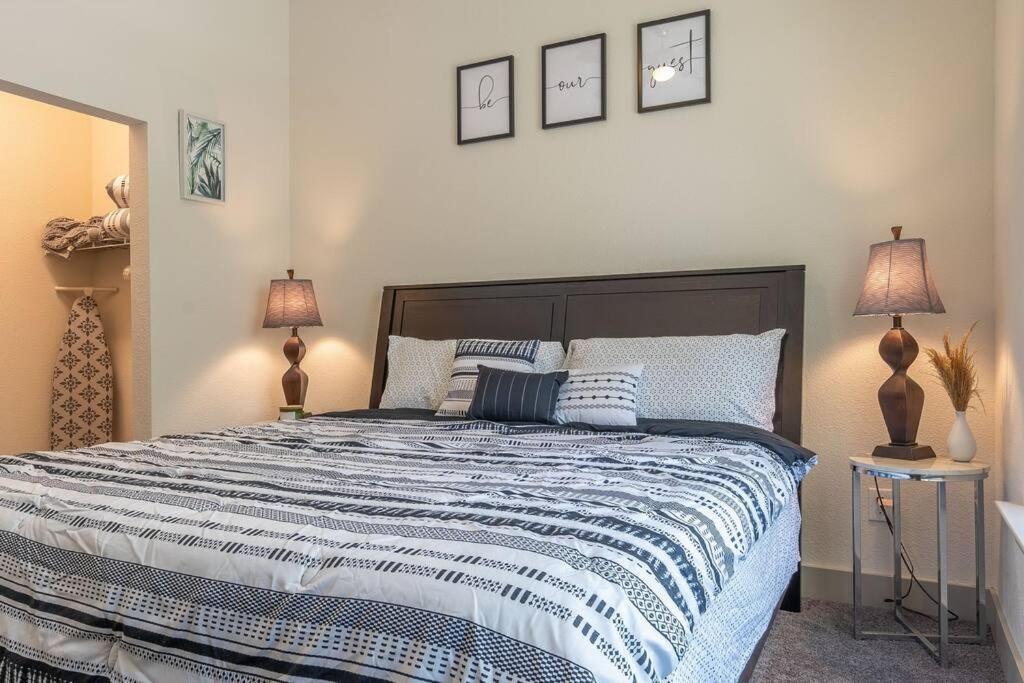Beautiful Riverwalk Apt With Full Amenities, King Bed & Free Parking San Antonio Exterior photo