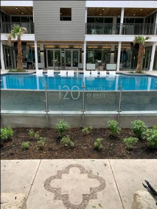 Beautiful Riverwalk Apt With Full Amenities, King Bed & Free Parking San Antonio Exterior photo